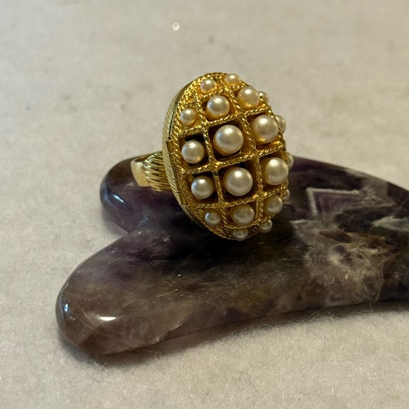 Vintage Avon Gold and Pearl Locket Ring - Picture 1 of 13